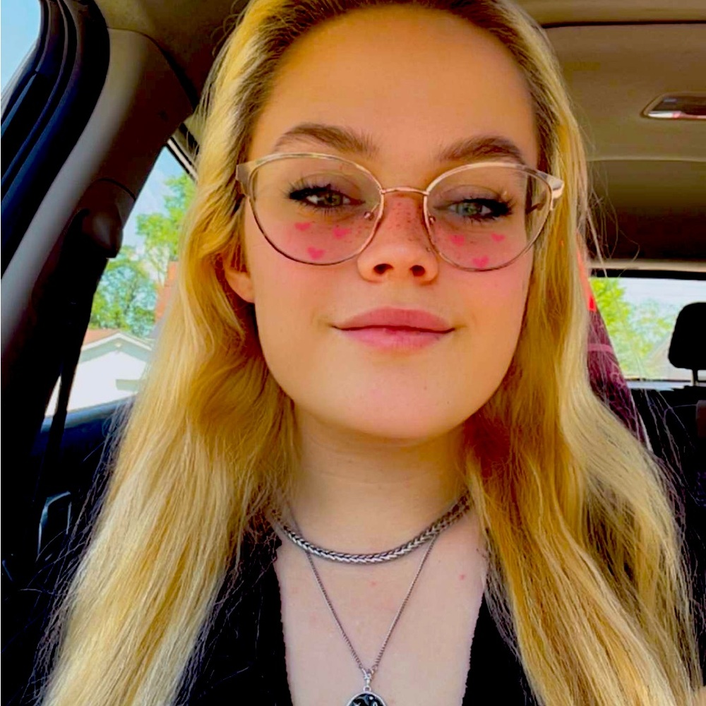 Meet your Posher, Cori